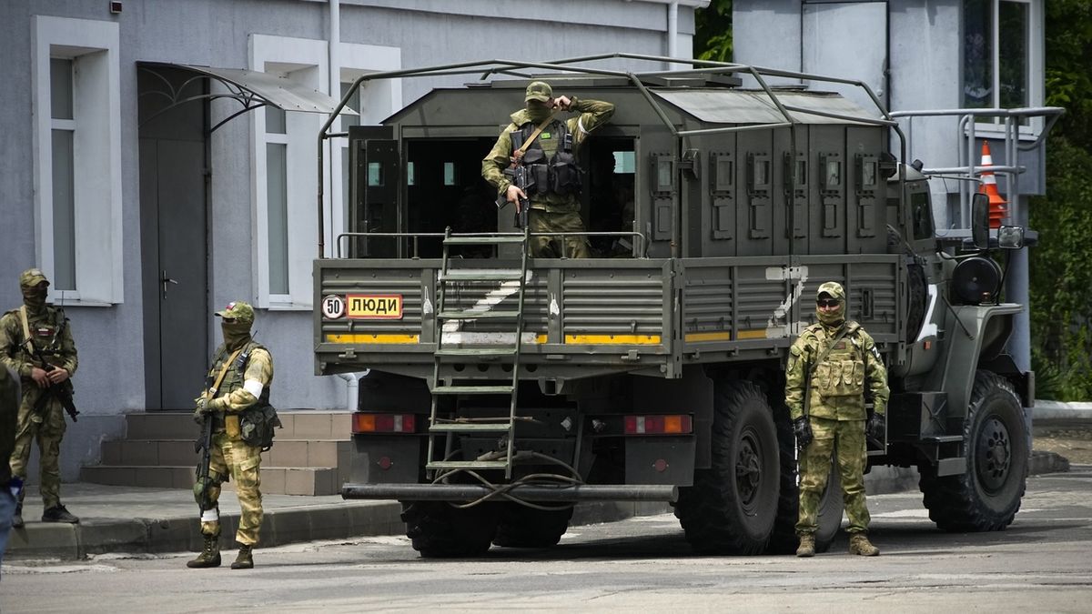 Rusko podle investigativců přesouvá k hranicím nově vytvořený armádní sbor
